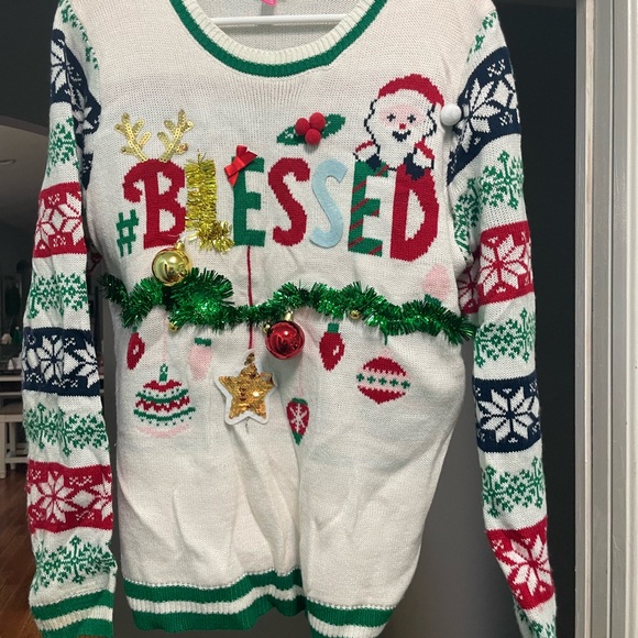 christmas sweater - Picture 1 of 2